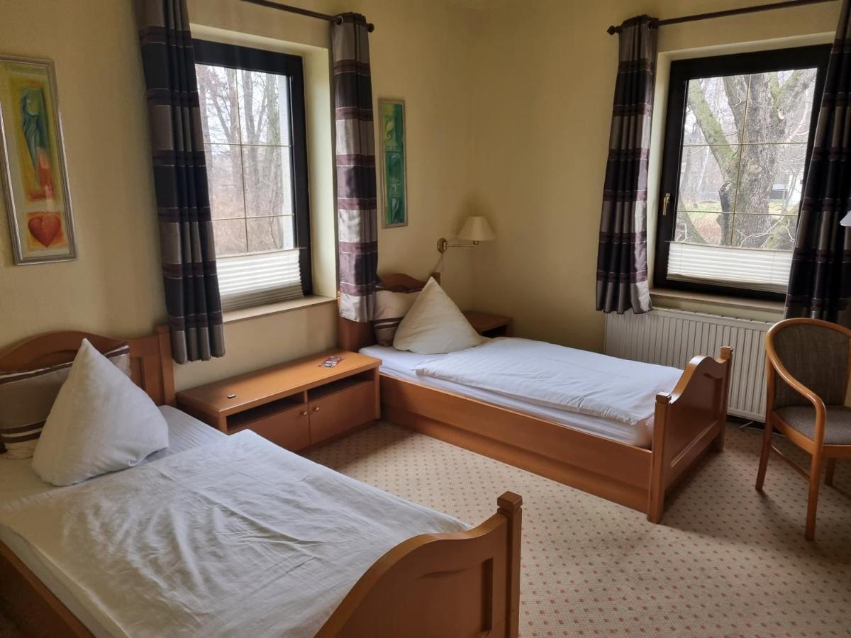 Altes Teichhaus - Pension Ottendorf-Okrilla ภายนอก รูปภาพ